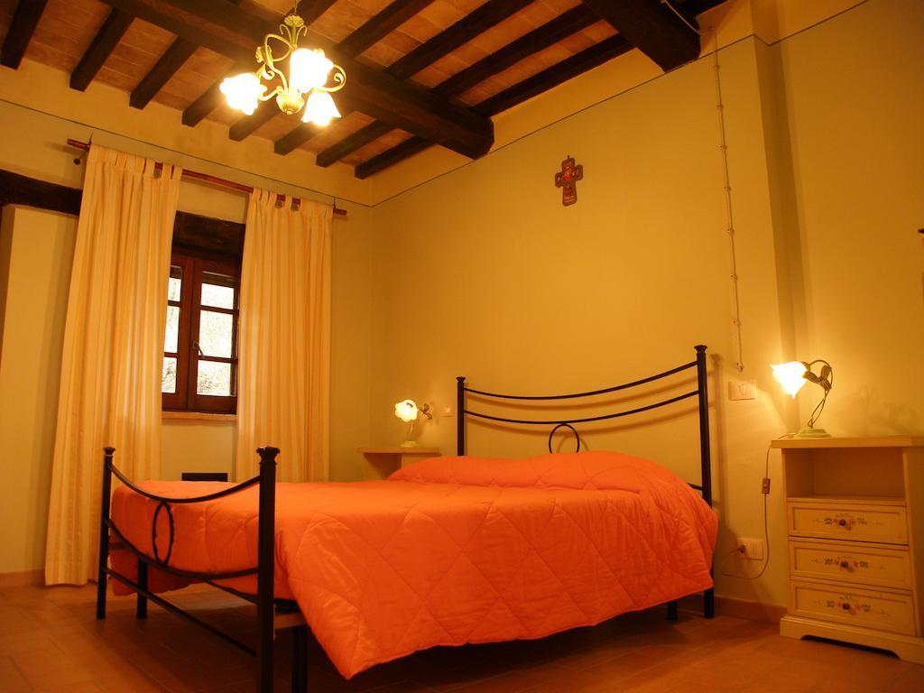 Agriturismo Il Girasole Montefalco Szoba fotó