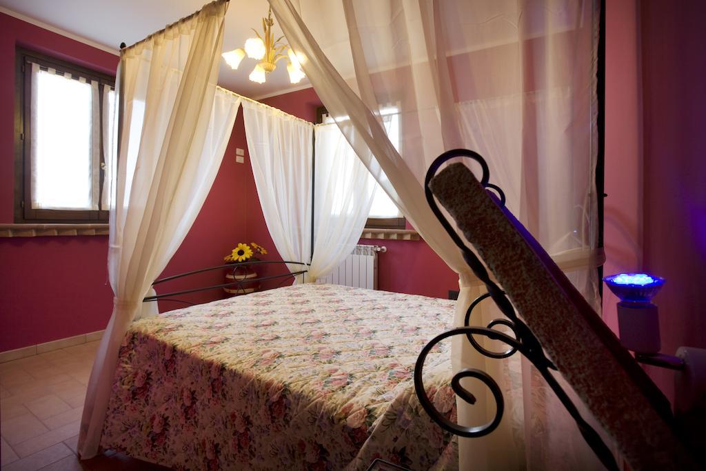 Agriturismo Il Girasole Montefalco Szoba fotó