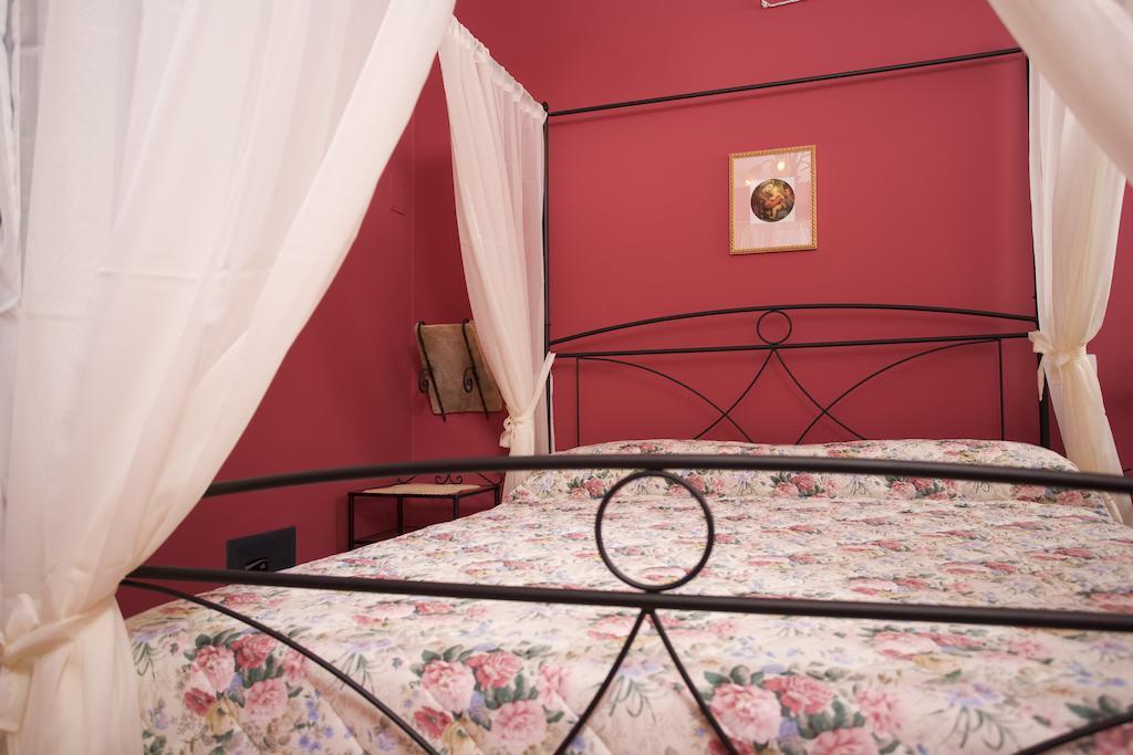 Agriturismo Il Girasole Montefalco Szoba fotó